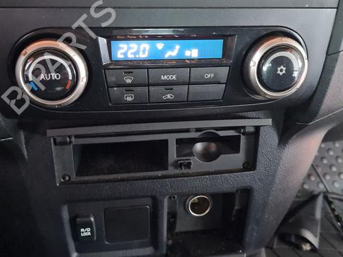 Used Climate control Climate control 38703182 38703182