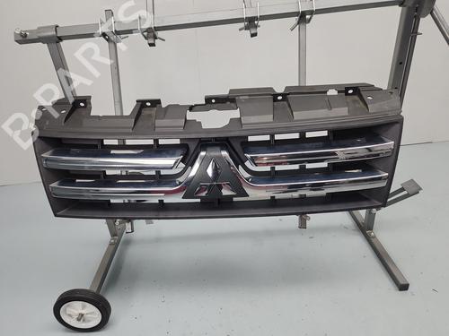 Used Grille Grille 38649746 38649746