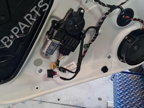 Used Front left window mechanism Front left window mechanism SEAT ARONA (KJ7, KJP) 1.0 TSI (116 hp) 36696461 36696461