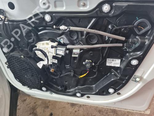 vindusheismekanisme-hyre-foran-jeep-renegade-suv-bu-b1-bv-2014-32033875 main image