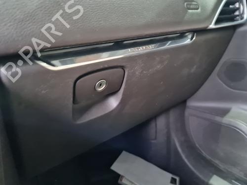 Used Glove box Glove box JAGUAR F-PACE (X761) 2.0 TD4 AWD (180 hp) 31573613 31573613