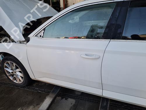 Used Left front door SKODA SUPERB III Estate (3V5) 2.0 TDI (150 hp) 31792659