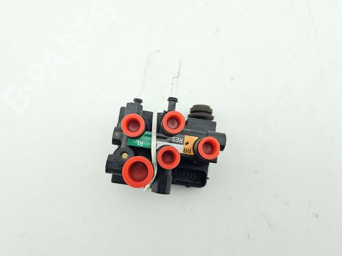 Used Electronic module Electronic module LAND ROVER DEFENDER Station Wagon (L663) D250 MHEV 4x4 (249 hp) 40292015 40292015
