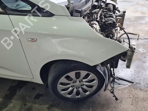 right-front-fenders-kia-carens-iv-2013-28355588 main image