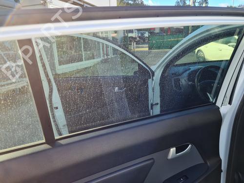 Used Rear left window mechanism KIA SPORTAGE III (SL) [2009-2017]  21657181