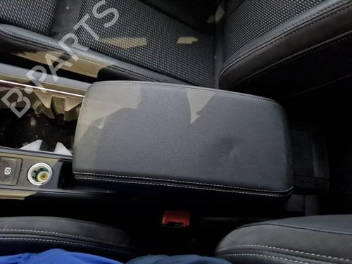 armrest-center-console-audi-q3-sportback-f3n-2019-29722174 main image