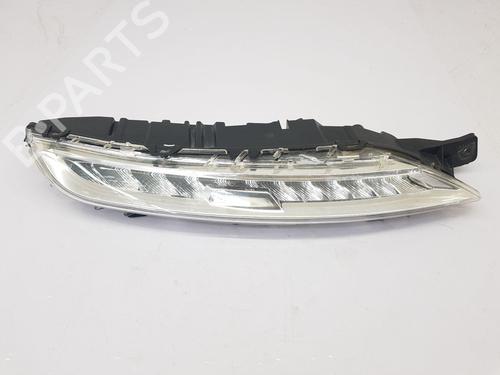 Used Right daytime light Right daytime light 37427677 37427677