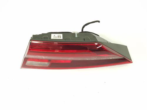 right-tailgate-light-bmw-1-f40-2019-32252222 main image