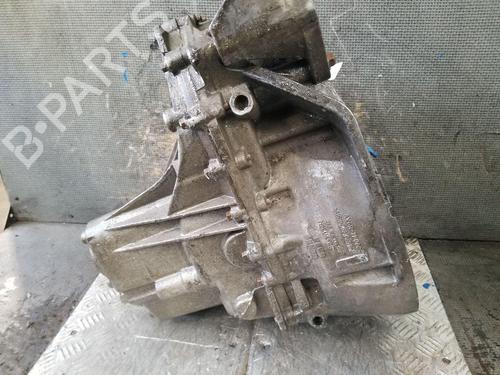 Gearkasse VOLVO V40 Hatchback (525) D2 | BP30806038M3