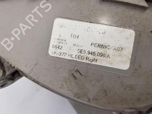Right taillight SKODA OCTAVIA III Combi (5E5, 5E6) 1.6 TDI | BP29620542C35