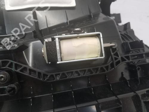 Glove box TESLA MODEL Y (5YJY) Long Range All-wheel Drive | BP40012377C95  - Image 9