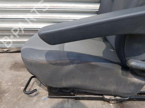 Right front seat VAUXHALL MOVANO Mk II (B) Chassis/Cab (X62) 2.3 CDTI FWD (UV, HV, EV) | BP31663268C16 