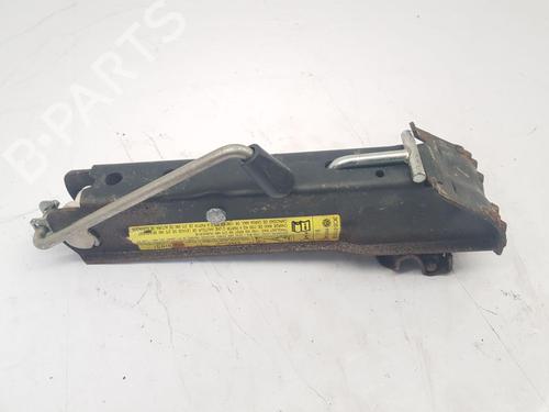 Used Jack Kit Jack Kit VW PASSAT B6 (3C2) 2.0 TDI 16V (140 hp) 40221727 40221727