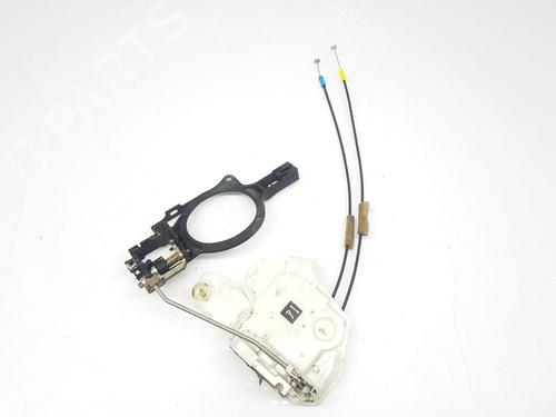 Serrure avant droite MITSUBISHI ASX (GA_W_) 1.6 MIVEC (GA1W) (117 hp) 32149223