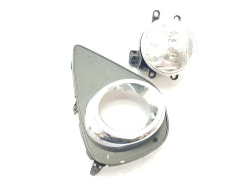 Used Right front fog light TOYOTA YARIS (_P13_) 1.3 (NSP130_, NSP130) (99 hp) 26692597