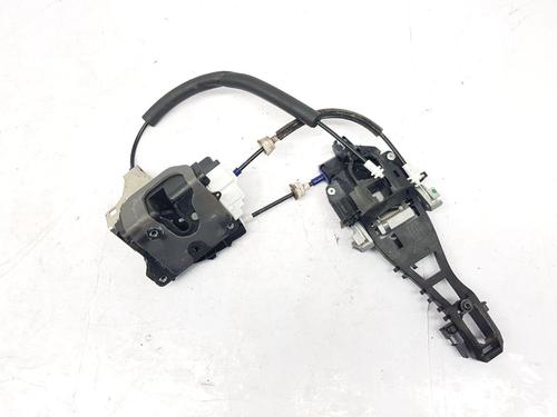 front-right-lock-jaguar-f-pace-x761-2015-30839950 main image