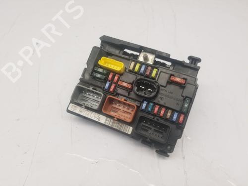 Used Fuse box Fuse box 38704864 38704864