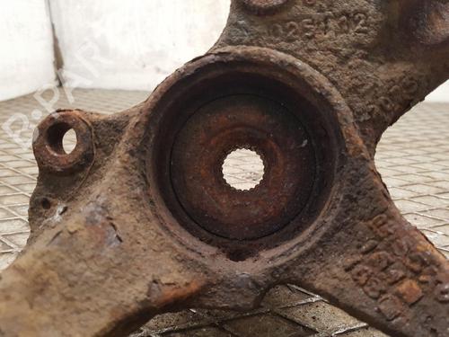 Left front steering knuckle VAUXHALL CORSA Mk III (D) (S07) 1.4 (L08) | BP30627849M25