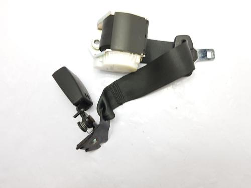 Used Rear center seatbelt FORD FIESTA VI (CB1, CCN) 1.4 (97 hp) 29514653