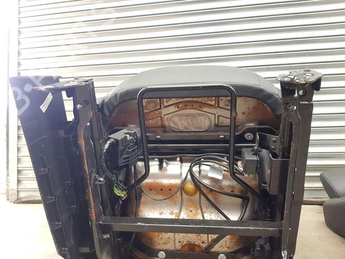 Right front seat LAND ROVER DISCOVERY IV (L319) 3.0 TD 4x4 | BP26915072C16 