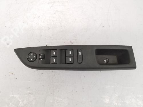 Used Right front window switch OPEL CORSA F (P2JO) 1.2 (68) (101 hp) 28329750