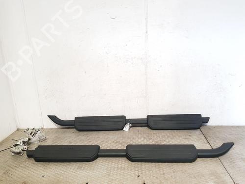 Used Step Step LAND ROVER DEFENDER Station Wagon (L663) D200 SD4 4x4 (200 hp) 34142070 34142070