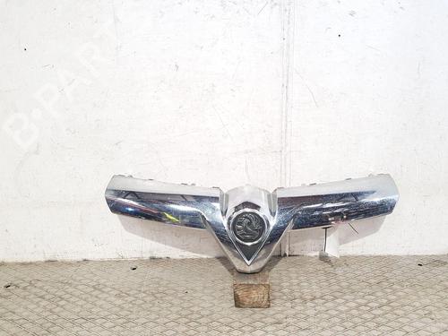 Used Grille Grille VAUXHALL CORSA Mk III (D) (S07) 1.4 (L08) (90 hp) 33944517 33944517
