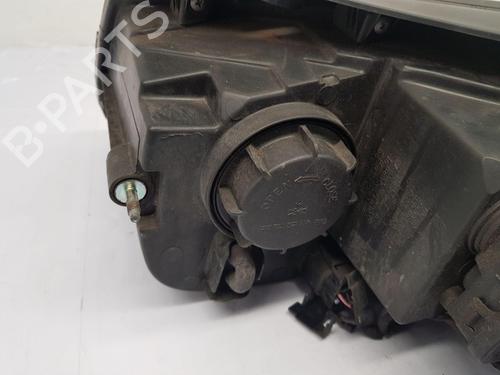 Right headlight HYUNDAI SANTA FÉ II (CM) 2.2 CRDi GLS 4x4 | BP30471532C29