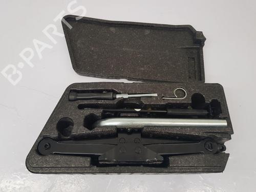 Reservehjul kit Reservehjul kit VW GOLF VII Variant (BA5, BV5) 1.6 TDI (105 hp) 36052179 36052179