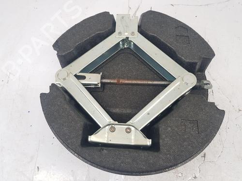 Used Jack Kit Jack Kit TOYOTA RAV 4 V (_A5_, _H5_) 2.5 Hybrid AWD (AXAH54, AXAL54) (222 hp) 35996271 35996271