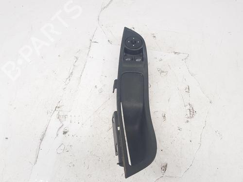 Used Right front window switch Right front window switch FORD FOCUS III Turnier 1.6 TDCi (95 hp) 33853300 33853300
