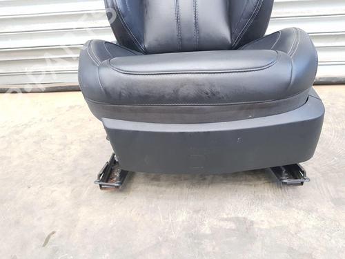 Right front seat MASERATI LEVANTE SUV (M161) 3.0 D Q4 | BP36052138C16  - Image 55