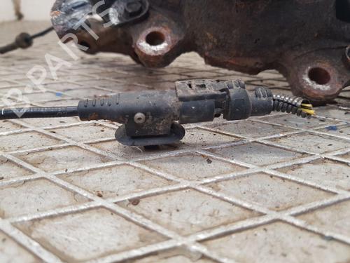 Left front steering knuckle PEUGEOT BIPPER (AA_) 1.3 HDi 75 | BP25853882M25 