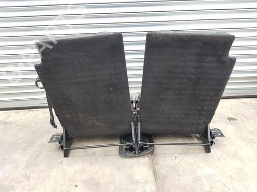 Right front seat LAND ROVER DISCOVERY IV (L319) 3.0 TD 4x4 | BP26915072C16 