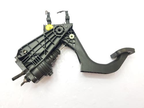 Used Clutch pedal MERCEDES-BENZ VITO Van (W447) [2014-2025]  29229597