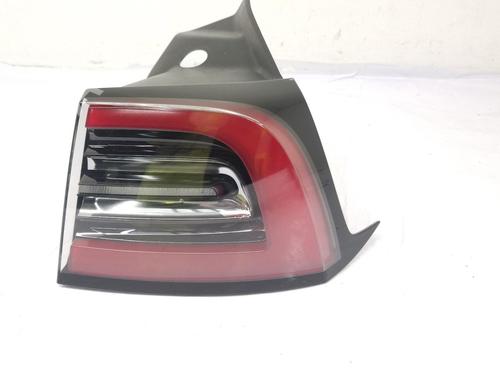 Right taillight TESLA MODEL Y (5YJY) EV Performance All-wheel Drive | BP38728378C35 - Image 2