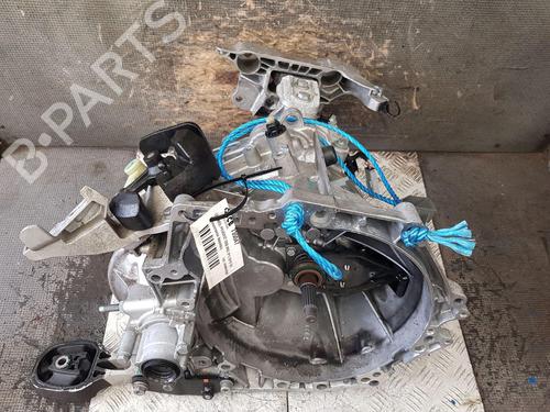 Used Gearbox PEUGEOT 2008 II (UD_, US_, UY_, UJ_, UR_, UC_) 1.2 PureTech 100 (USHNK) (101 hp) 27664959
