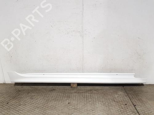 Used Right sideskirt TOYOTA YARIS (_P21_, _PA1_, _PH1_) 1.5 Hybrid (MXPH10, MXPH11) (116 hp) 31603772