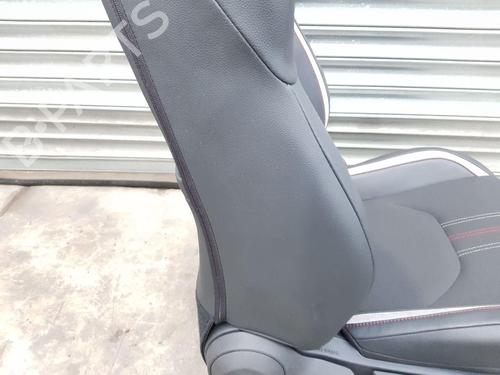 Right front seat TOYOTA COROLLA Hatchback (_E21_, _EA1_, _EH1_) 1.8 Hybrid (ZWE211, ZWE219) | BP29620591C16