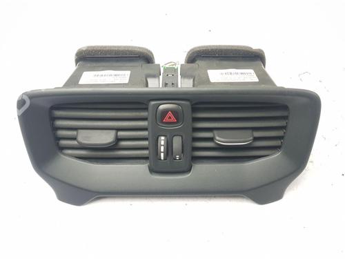 air-vent-volvo-v40-hatchback-525-2012-2013-2014-2015-2016-2017-2018-2019-33219623 main image