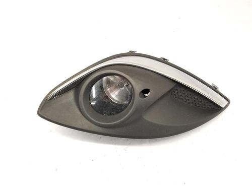 Used Right front fog light Right front fog light 39585845 39585845