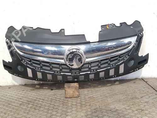 Used Grille VAUXHALL CORSA Mk III (D) (S07) 1.4 (L08) (101 hp) 29316155