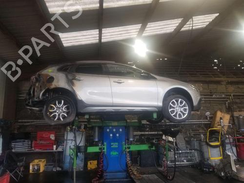 Used Parts VOLVO V40 Hatchback (525) T3 (152 hp) 2062810