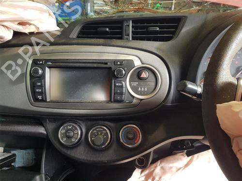 Brugte TOYOTA YARIS (_P13_) 1.3 (NSP130_, NSP130) 4827922