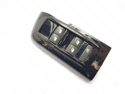 Used Right front window switch CITROËN C3 III (SX) 1.2 THP 110 (SXHNPS, SXHNZT, SXHNZ6) (110 hp) 30445387