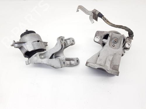 Used Engine mount LAND ROVER RANGE ROVER VELAR (L560) [2017-2026]  31574497