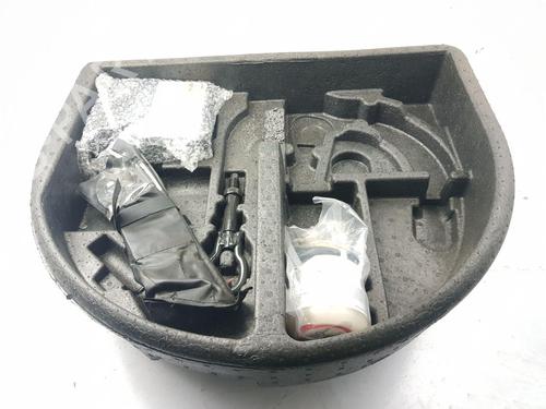 jack-kit-ford-fiesta-vi-cb1-ccn-2008-36167074 main image