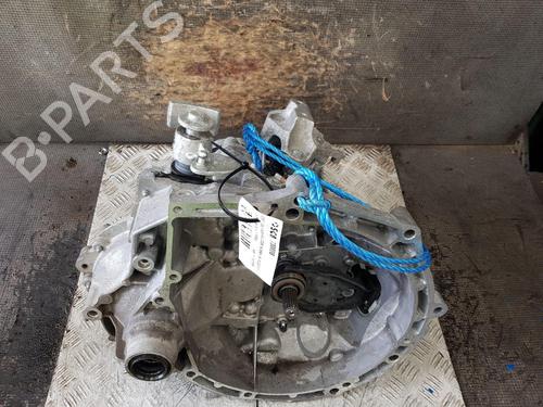 Used Gearbox OPEL CORSA F (P2JO) 1.2 (68) (75 hp) 27392607