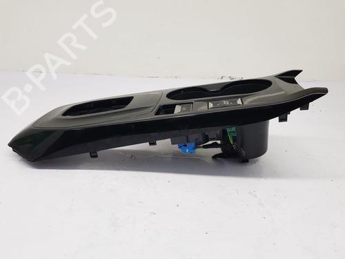 Cup/Object holder PEUGEOT 2008 II (UD_, US_, UY_, UJ_, UR_, UC_) 1.2 PureTech 130 (USHNS, URHNS) | BP30184869I37