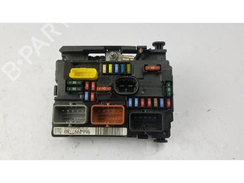 Used Fuse box Fuse box 39032976 39032976